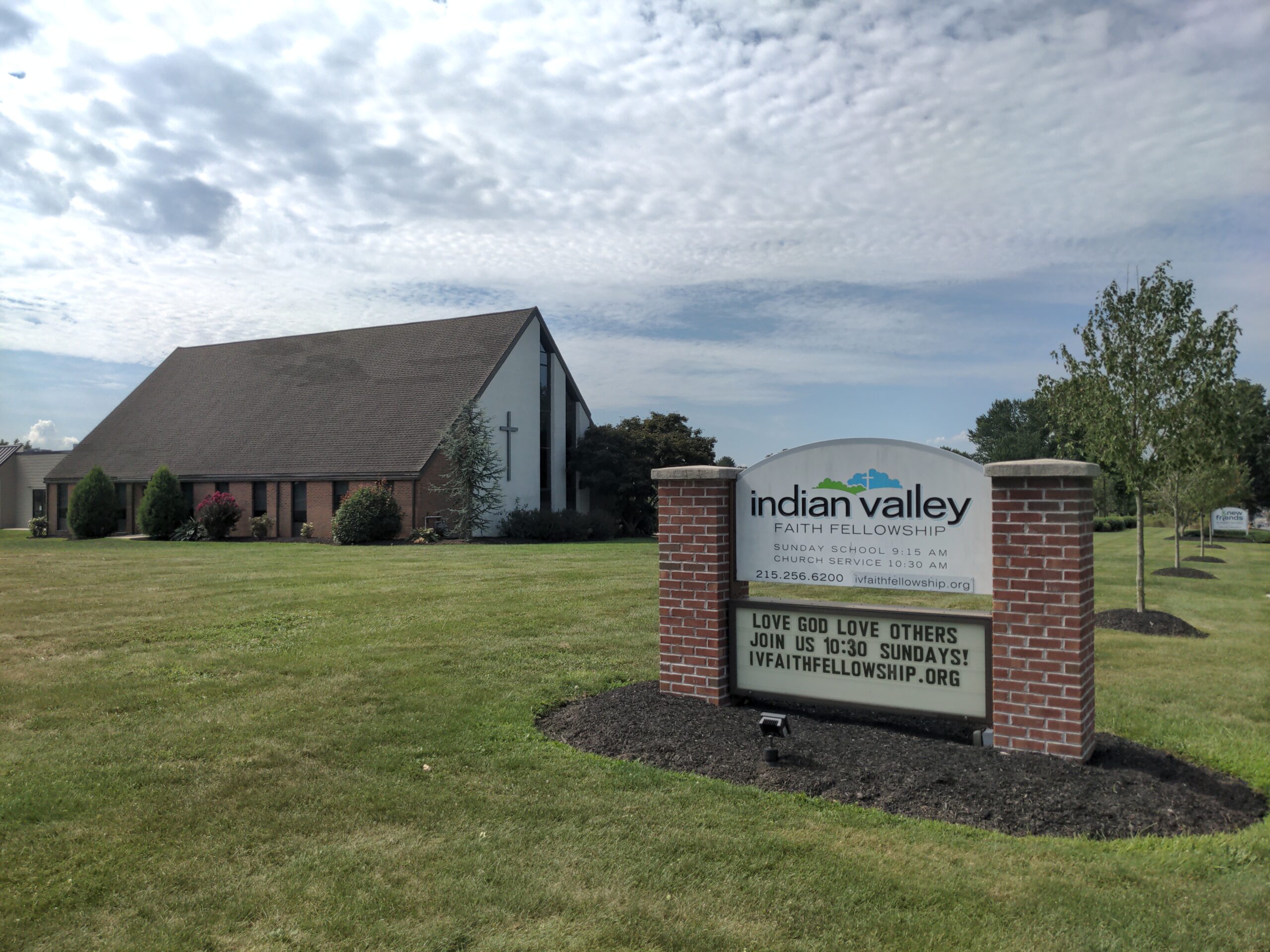 The Indian Valley Faith Fellowship building and sign on Maple Avenue